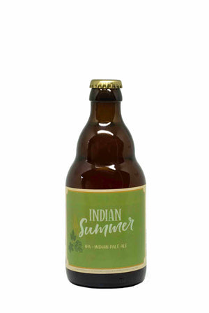 La Indian Summer est un mélange entre deux styles de bières: d'un côté nous retrouvons les arômes et le goût houblonnés d'une IPA; d'un autre côté nous retrouvons en bouche la rondeur d'une bière triple.