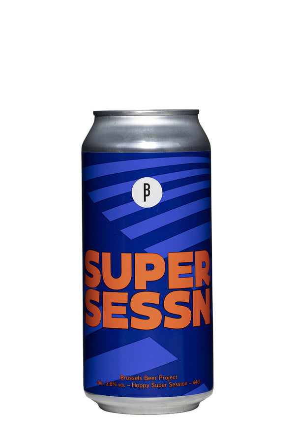 Le retour de Super Sessn! Nous aimons faible ABV bière avec beaucoup de corps et houblon! Cette nouvelle version a été brassée à Port Sud avec une modification de la recette de 2019. Mais avec le même punch, et plus encore ! 